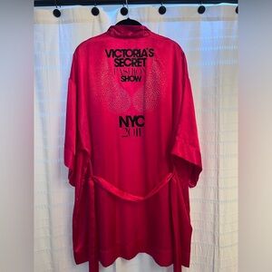 Rare Victoria’s Secret 2011 NYC Fashion Show Robe